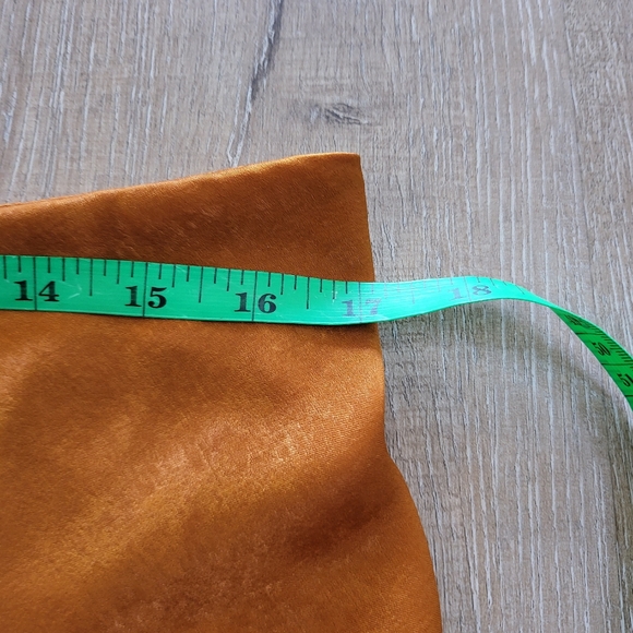 Urban Outfitters Cut-Out Waist Satin Midi Skirt Size Large - Picture 4 of 6